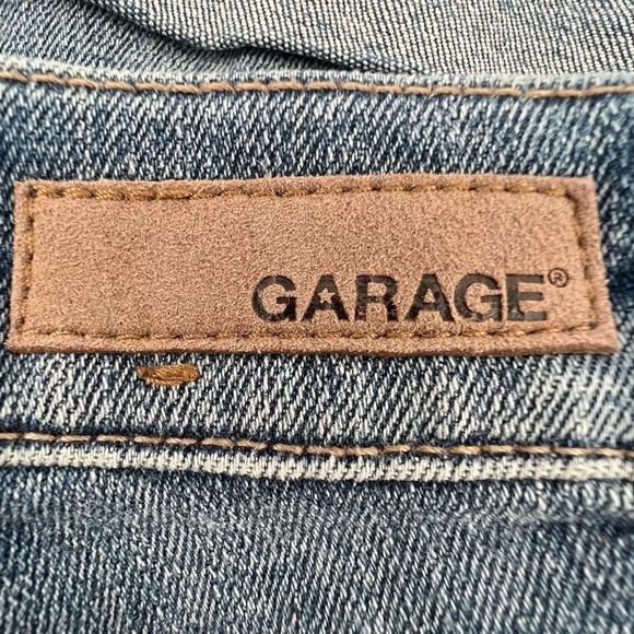 Garage Retro High Waisted Distressed Cuffed Hem Jean Shorts Size 1 Women’s - Picture 6 of 8